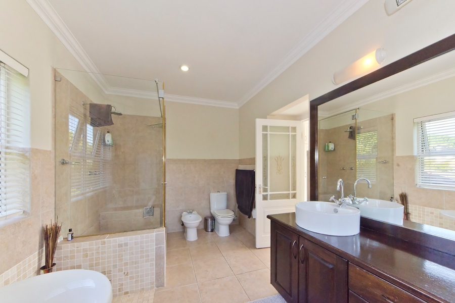 3 Bedroom Property for Sale in Leisure Isle Western Cape